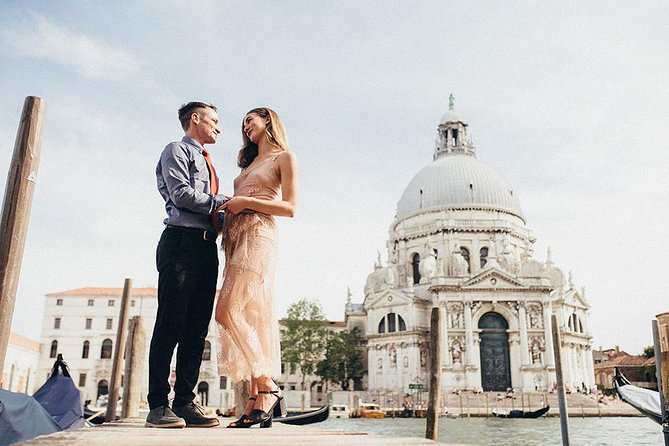 Private Photo Shoot in Venice with Gondola Ride Included - Rialto Bridge and the narrow streets