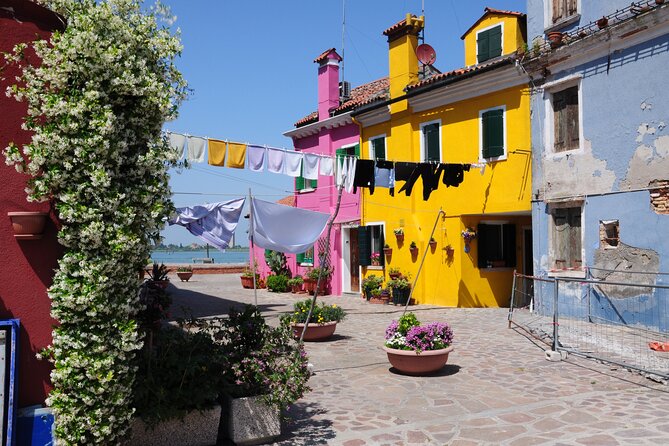 Private Tour Murano and Burano - Guides, pace, and the private format