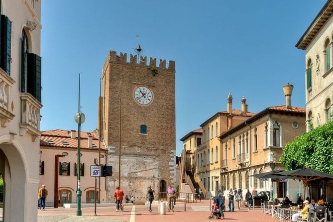 Private transfer, chauffeur service, from Venice Marco Polo airport to Mestre - What the Arrival Handoff Is Like