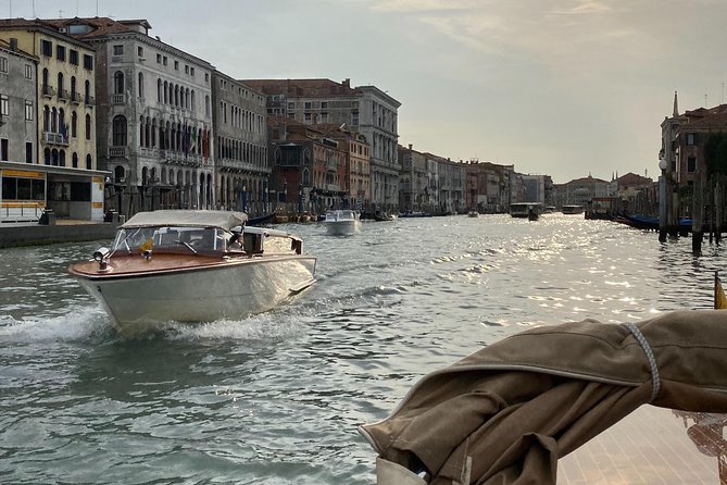Private transfer from hotel in Venice To VCE airport - Who Gets the Best Value at $483.82?