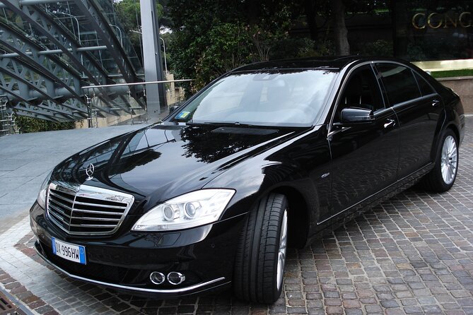 Private transfer from Venice, Piazzale Roma to Marco Polo Airport - Finding Your Driver at Piazzale Roma