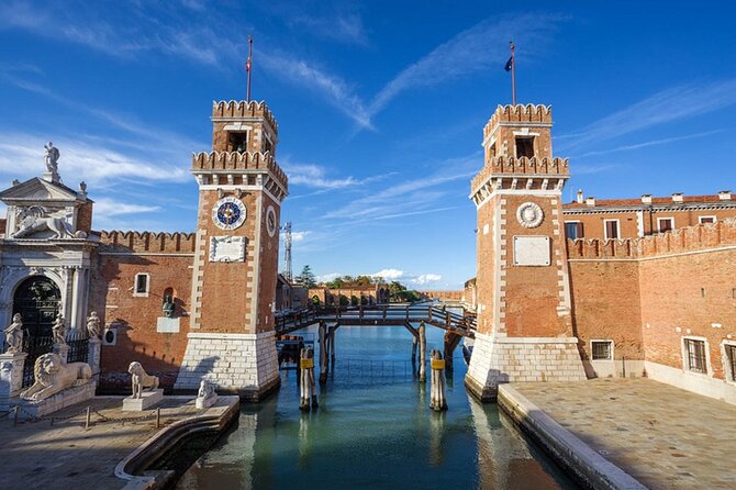 Private Venice Canal Cruise: 2-Hour Grand Canal and Secret Canals - The guides and the quality of the commentary