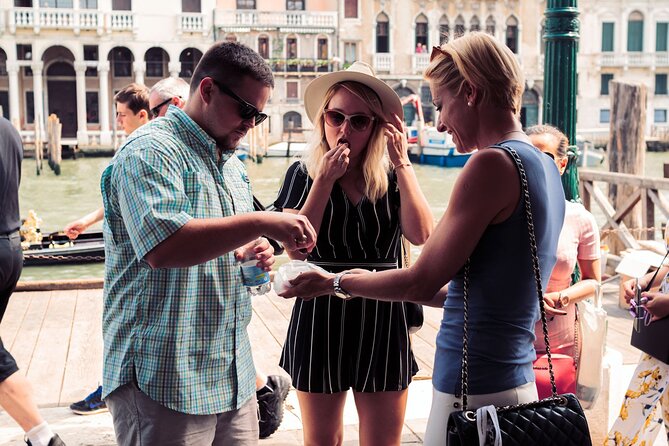 Private Venice Food Tour with Rialto Market Visit - The gondola crossing and final meal at SEPA