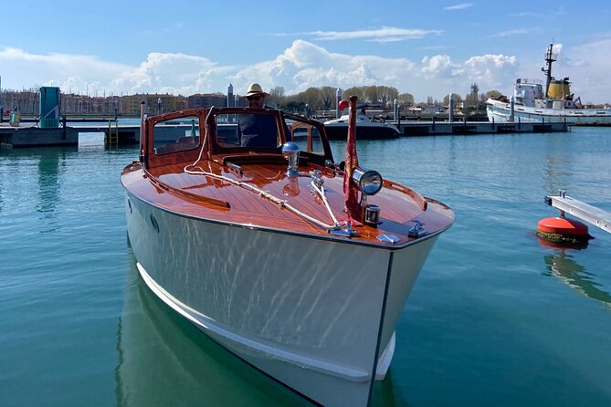 Private Venice Lagoon Boat Tour (7 hours) - A Classic Boat Sets the Tone