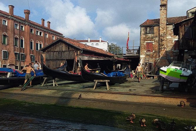 Private Venice walking tour plus Murano island lunch and glass factory visit - Is $192.47 per person good value?