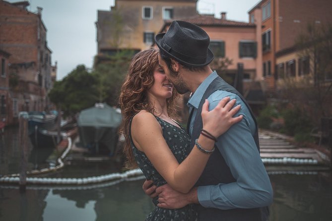 Professional Photographer in Venice, Italy - The optional Gondola Danieli ride
