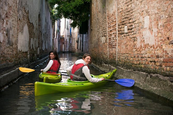 Real Venetian Kayak - Tour of Venice Canals with a Local Guide - Seeing Venice from the waterline