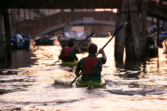 Real Venetian Kayak - Tour of Venice Canals with a Local Guide - What the $78.60 price buys you