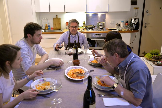 Rialto Market Tour with Hands on Cooking Class, Wine & Tiramisu - Hosts, teaching style, and group atmosphere
