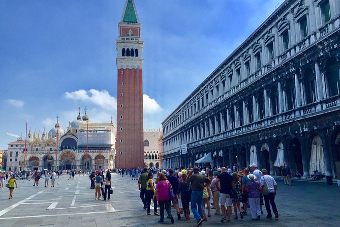 Saint Marks Basilica, Doge's Palace and Gondola tour in Venice - The gondola ride is appealing, but confirm the handoff