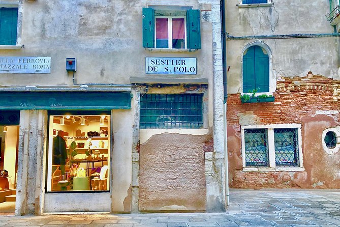 San Polo, Rialto & Frari: 2-Hour Private Walking Tour in Venice - Entering the Frari Basilica