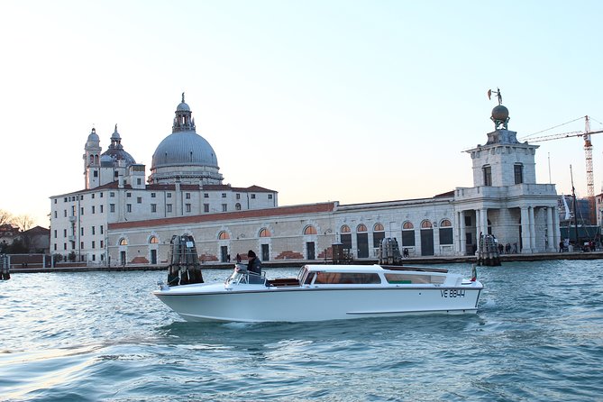 Shared Departure Transfer: Venice Hotels to Venice Train or Bus Station - A final Venice ride by water