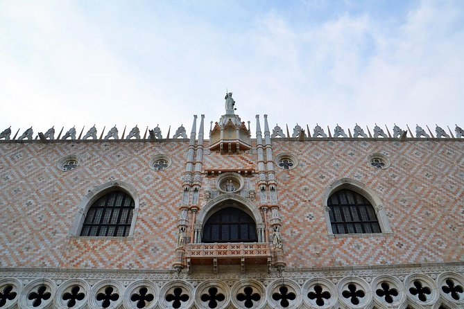 Skip the Line: Best of Venice Private Tour Including San Marco Doges' Palace and Gondola Ride - What the private format adds