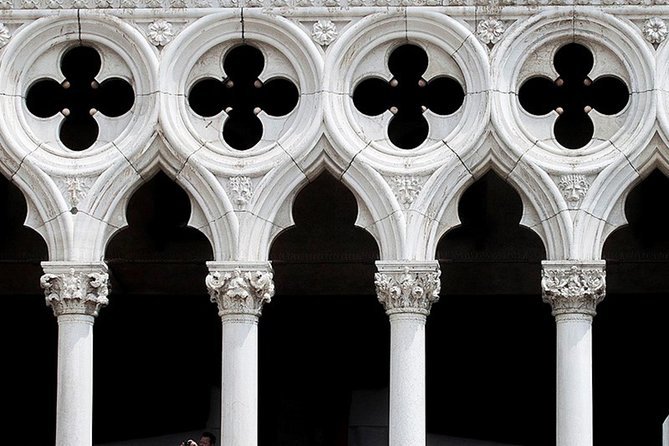 Skip the Line: Doge's Palace Guided Tour in Venice - The art is impressive, but the politics make it memorable