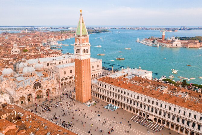Skip-the-Line: Doge's Palace & St. Mark's Basilica Fully Guided Tour - Entering Doge’s Palace and its grand council rooms