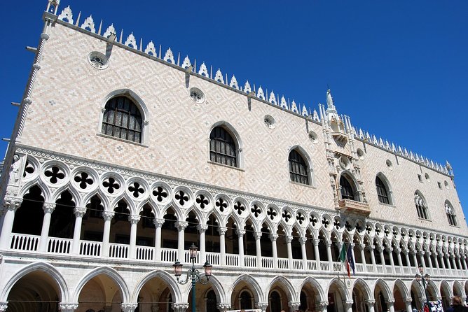 Skip the Line Venice Doge's Palace and St. Mark's Basilica Tour - Crossing the Bridge of Sighs