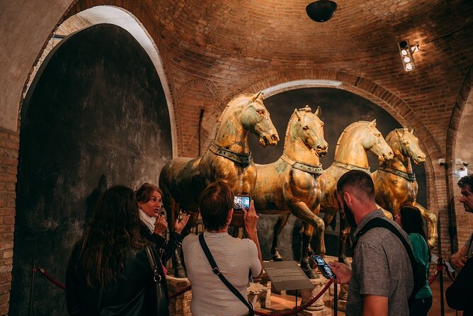Small-group Saint Mark’s Basilica Priority Access - Dress properly and pack lightly
