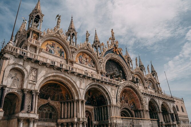 Small-group Saint Mark’s Basilica Priority Access - Meeting beneath the blue clock tower at 2 pm