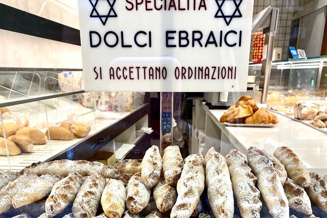 Small Group Tour Historical and Charming Venice Jewish Ghetto - Campo di Ghetto Nuovo and the synagogue stories