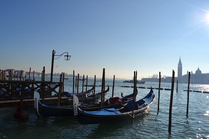Small Group Venice Street Food and Sightseeing Tour - Bacari, finger foods, and the Venetian way to eat