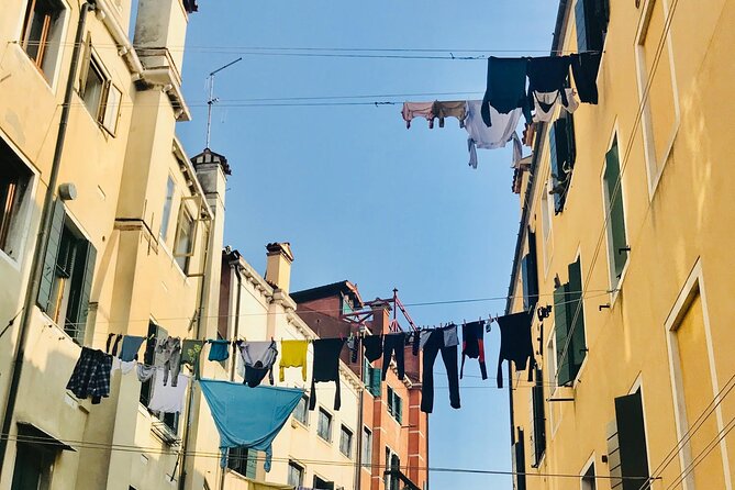 Small-Group Walking Tour of the Jewish Ghetto in Venice - Entering the three ghettos of Venice