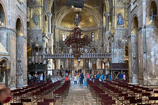 St. Mark's Cathedral Priority Guided Tour & History Gallery - Choosing between live guiding and the mobile audio tour