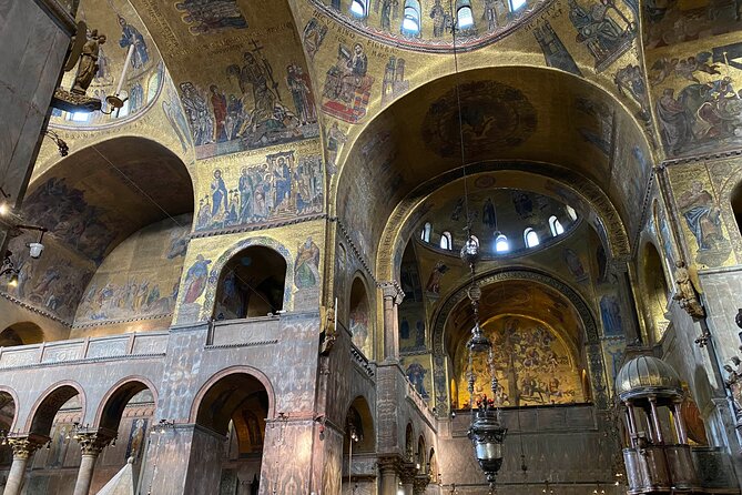 St. Mark's Cathedral Priority Guided Tour & History Gallery - Timing, crowds, and the one-hour limit