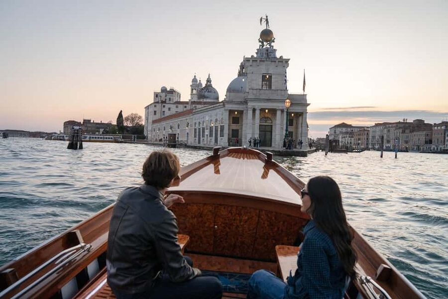 Sunset Serenity Cruise in the Venice Lagoon - Setting out from the Zattere