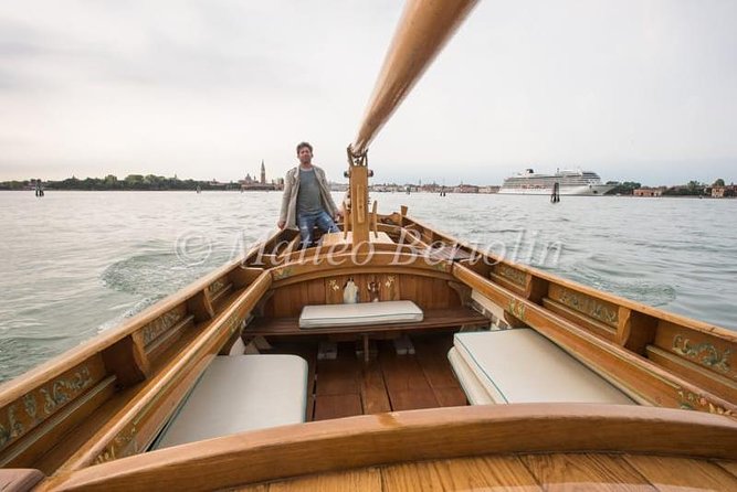 Sunset Traditional Boat Tour with Prosecco - A different side of Venice, starting at 5:30 pm