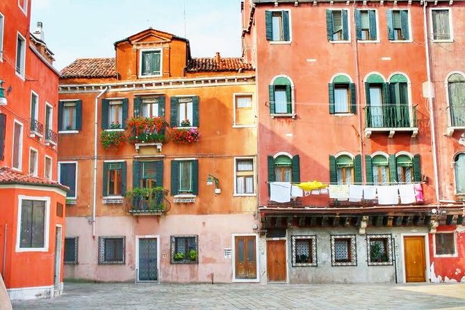Tasty Street Food Tour of Venice City Center with Cicchetti & Local Specialties - Timing, meeting point, and practical details