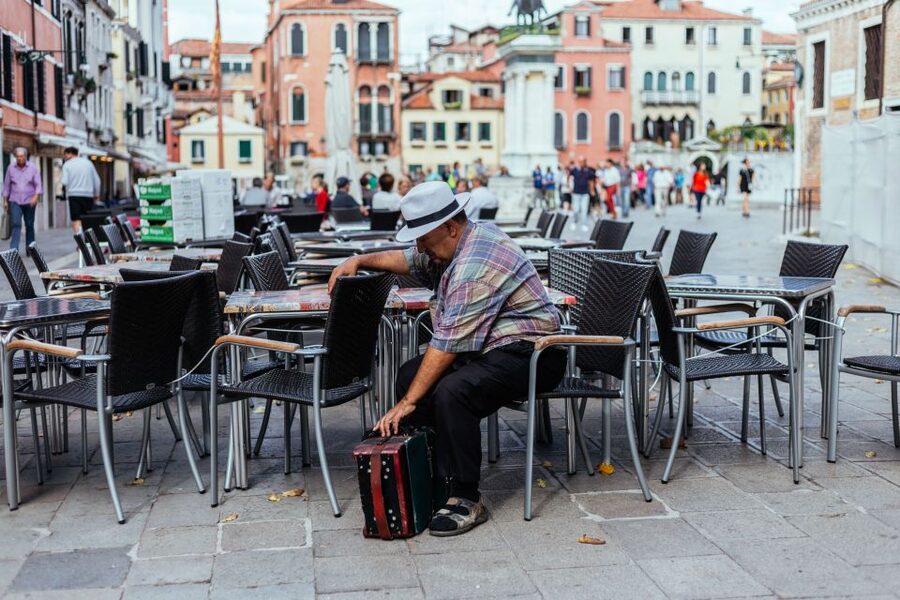 The Best of Venice: Family-Friendly Private Tour - Fresh pastries and local snacks