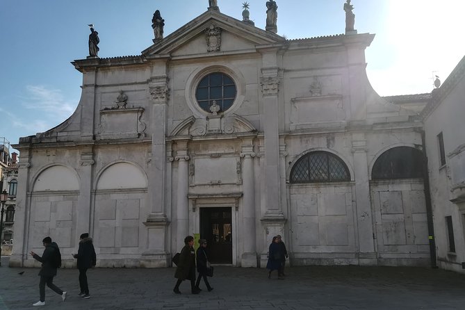 The Essence of Venice in a Stress Free Small group Walking Tour - Reaching the Rialto Bridge