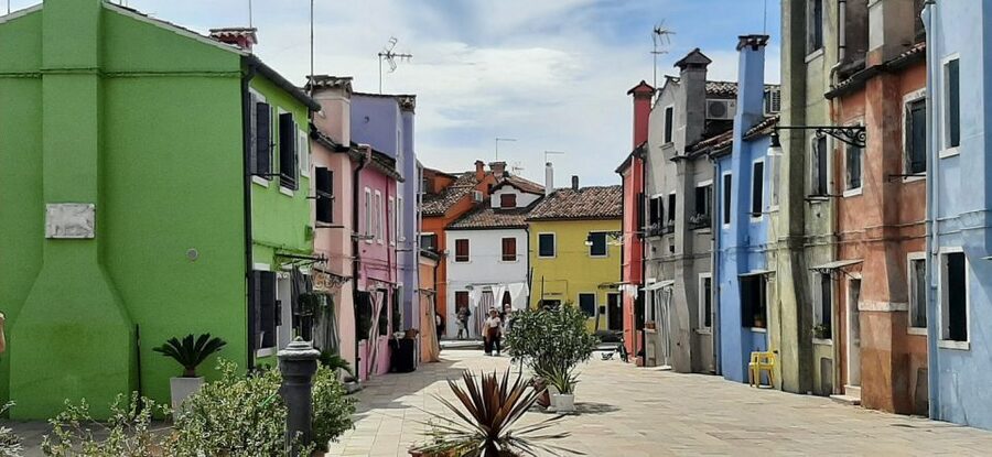 The gems of the lagoon. Torcello Burano Murano - Burano, fishing life, and the last lace workshops