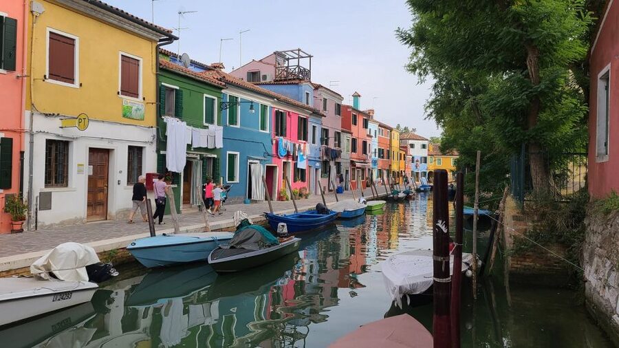 The gems of the lagoon. Torcello Burano Murano - Murano and glass made by hand