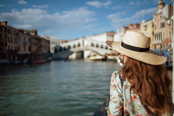 The Grand Canal & Rialto Bridge Private Photo Shoot - Working with the photographers