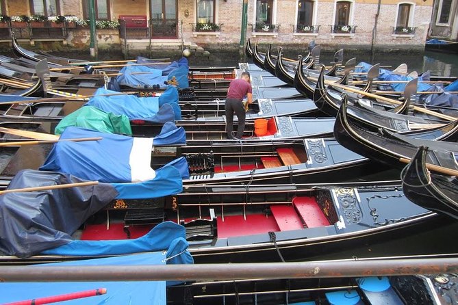The Heart of Venice: A Self-Guided Audio Tour - Palazzo Cavalli, weddings, and Venice’s changing tides