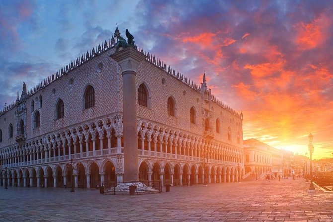 The Heart of Venice: Discover the City on Foot. - Starting in the grandest room in Venice
