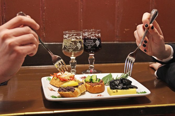 The Secret Venice + Cicheti & Wine Private Tour - A three-hour introduction to Venice beyond the postcard
