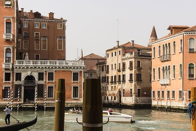 Tour on the Trails of Commissario Brunetti in Venice - Following Brunetti from Santa Lucia station