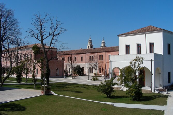 Tour to the islands of San Servolo and San Lazzaro degli Armeni - What a group of eight changes