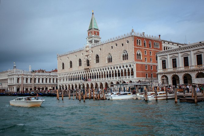 Treasures of Venice: Renaissance Era Private Tour - Arco del Paradiso and the medieval feel of Venice