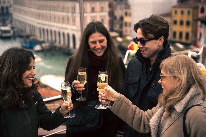Unseen Venice: Hidden Paths and Rooftop Views - How the guides shape the experience