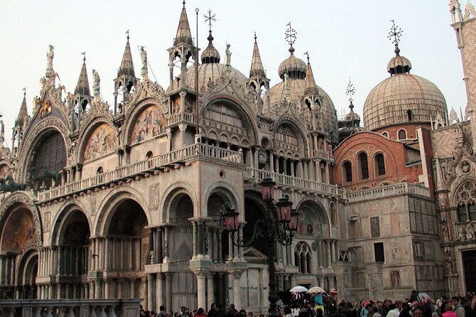 Unusual Perspectives of St Mark's Basilica & optional Pala d'Oro - A short tour with a fair price