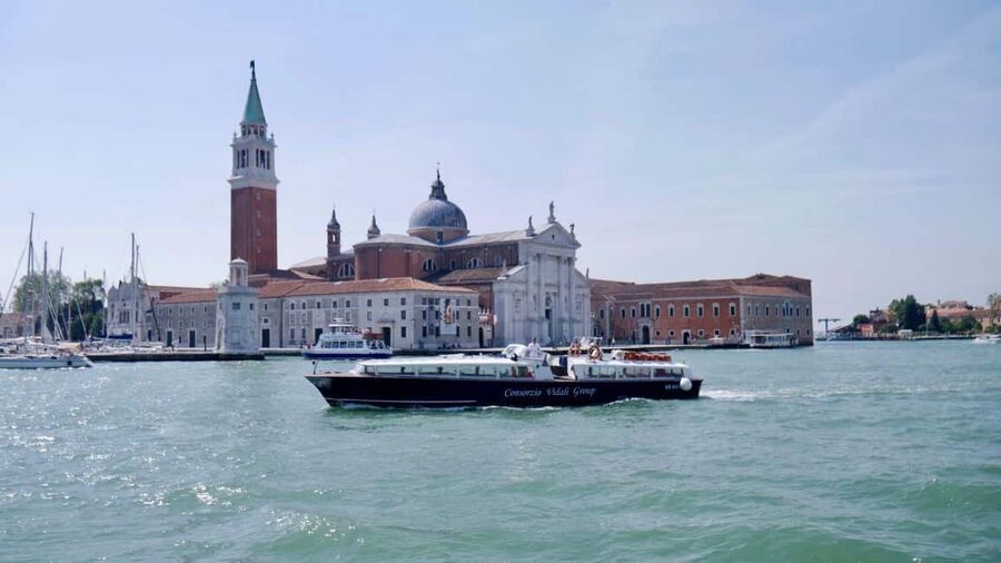 Venetian Lagoon Tour: Visit Murano, Burano and Torcello - Burano: colorful houses and the best photo stop