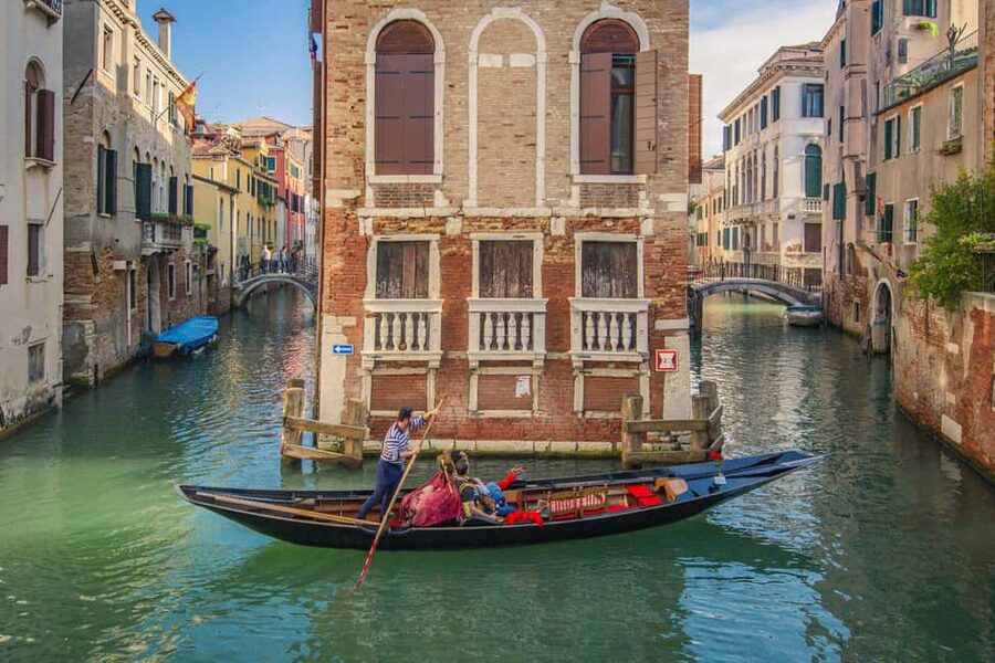 Venetian Private Sandolo tour - Starting at Campo Santa Maria Formosa