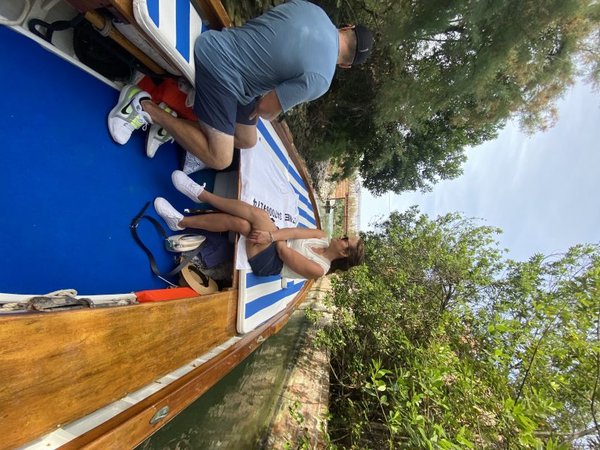 Venezia: Tour privato in Barca a Murano, Burano e Torcello - Murano: glassmaking with room to look around