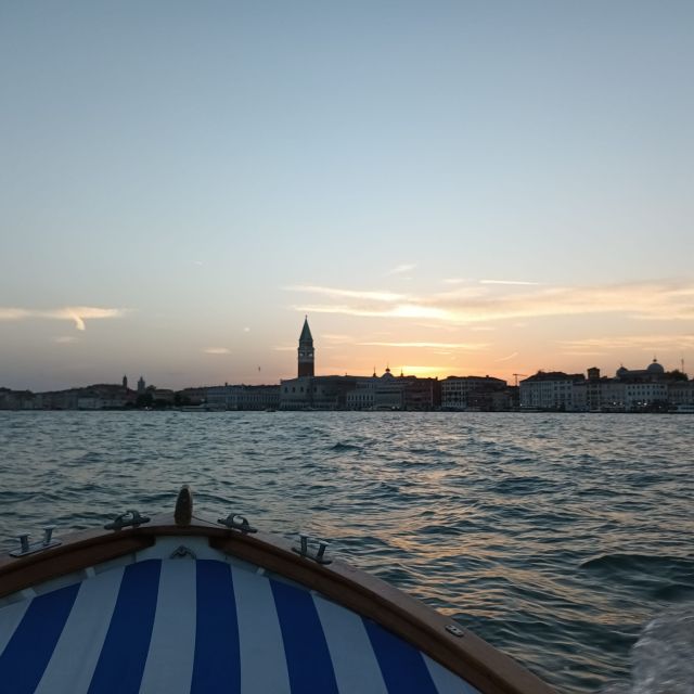 Venezia: Tour privato in Barca a Murano, Burano e Torcello - The ride between the islands