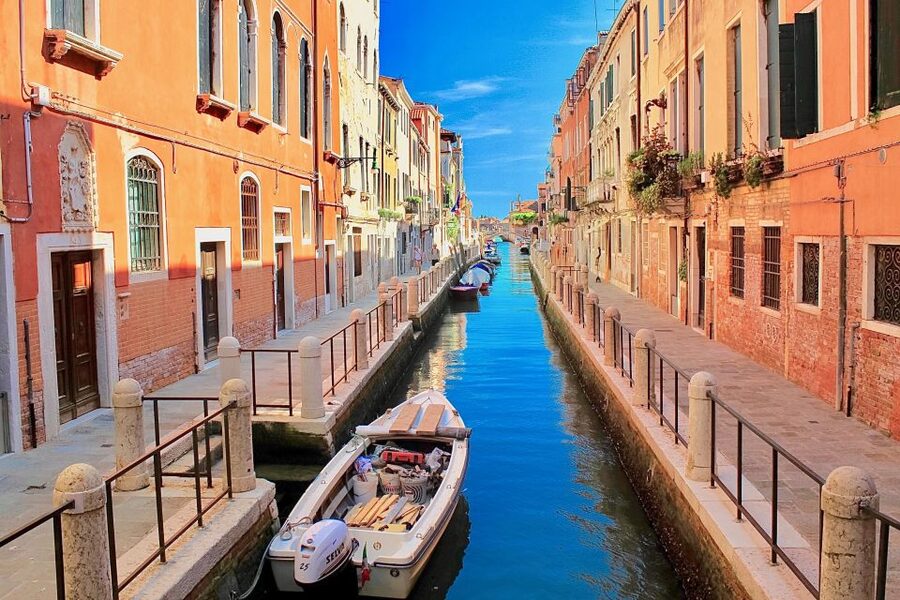 Venice: 1.5-Hour Walking Tour - Campo Santa Maria Formosa and the shape of Venetian life