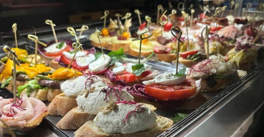 Venice: 10 shades of Cicchetti and Wine - What the guides add to the food