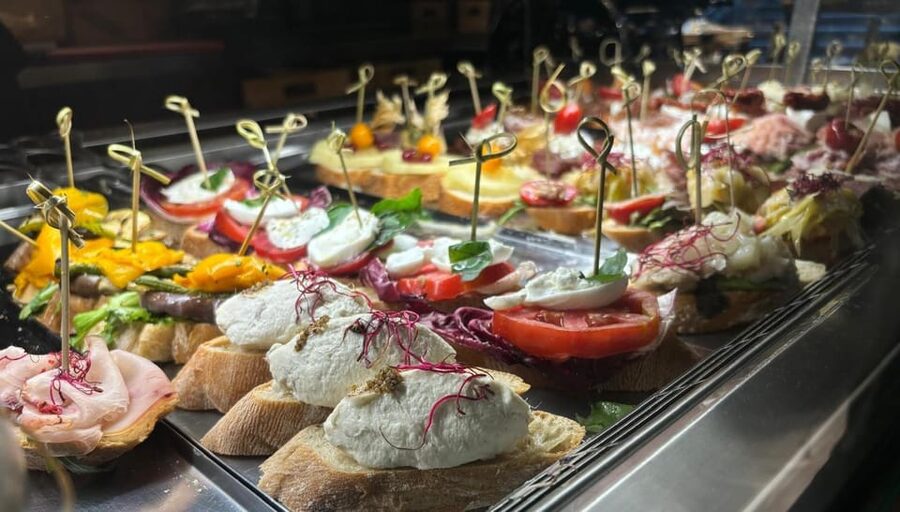 Venice: 10 shades of Cicchetti and Wine - How much food do you actually get?